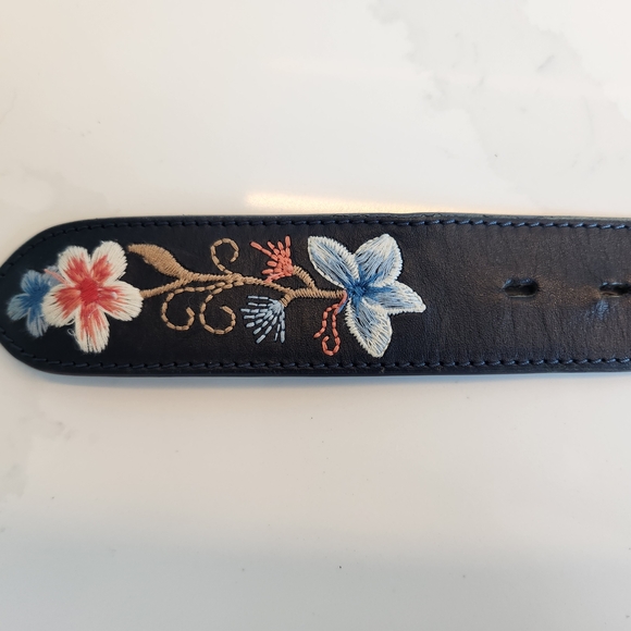 Johnny Was S/M Dark Navy Leather Belt with Floral Embroidery - Picture 6 of 10